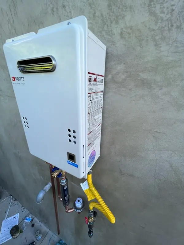 Tankless water heater installation for Los Altos Parkway homes